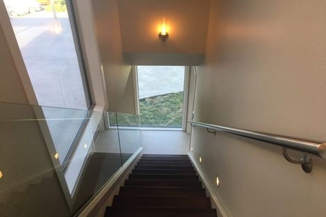 Photo of property in 58 Tamworth Crescent, Newlands, Wellington, 6037