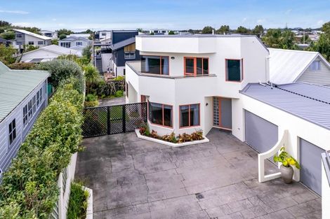 Photo of property in 2/5 Richmond Street, Fitzroy, New Plymouth, 4312