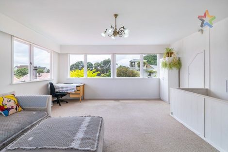 Photo of property in 18 Kauri Street, Eastbourne, Lower Hutt, 5013