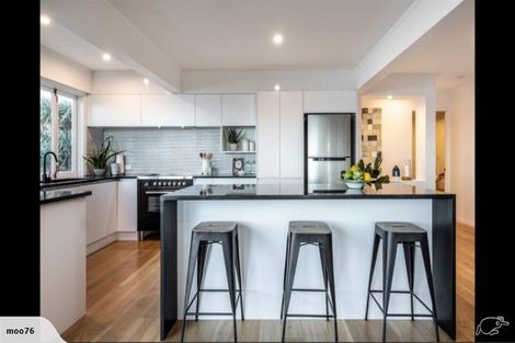 Photo of property in 2/259 Hurstmere Road, Takapuna, Auckland, 0622