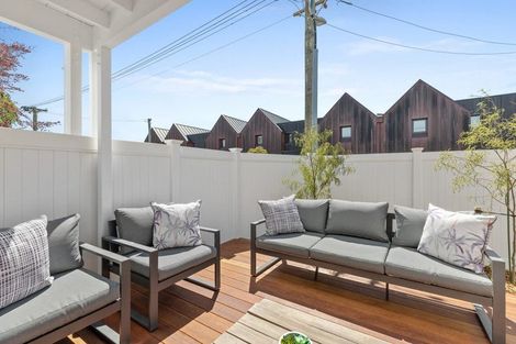 Photo of property in 1/92 Holly Road, St Albans, Christchurch, 8014