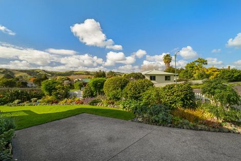 Photo of property in 2 Kassa Rise, Helensville, 0800