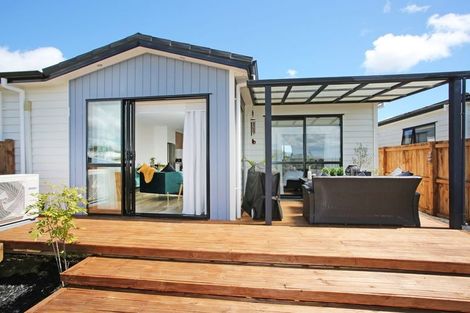 Photo of property in 9 Tuuhura Road, Pukekohe, 2120