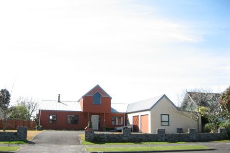 Photo of property in 152 Heta Road, Highlands Park, New Plymouth, 4312