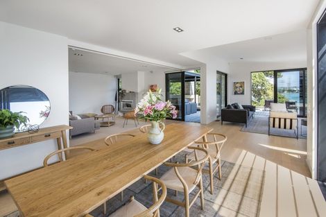 Photo of property in 10a First Avenue, Stanley Point, Auckland, 0624