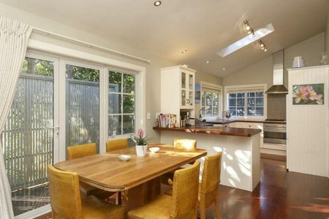 Photo of property in 104 Gillies Avenue, Taupo, 3330