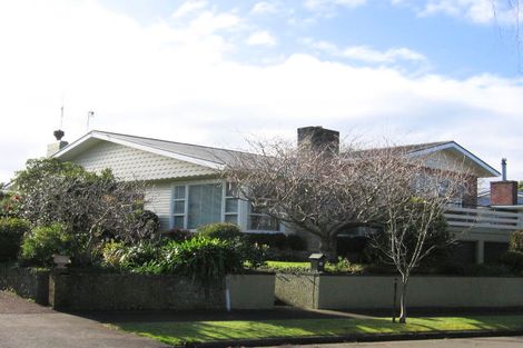 Photo of property in 24 Montgomery Terrace, Hokowhitu, Palmerston North, 4410