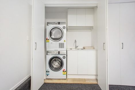 Photo of property in 1f Eversleigh Road, Belmont, Auckland, 0622