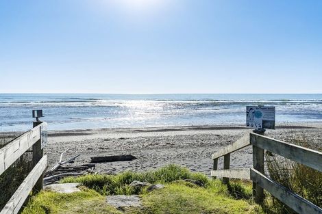 Photo of property in 29 Third Avenue, Urenui, 4377