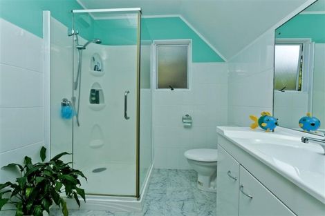 Photo of property in 2/17 Weetman Drive, Browns Bay, Auckland, 0630