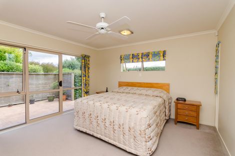 Photo of property in 6 Kenwyn Drive, Carterton, 5713
