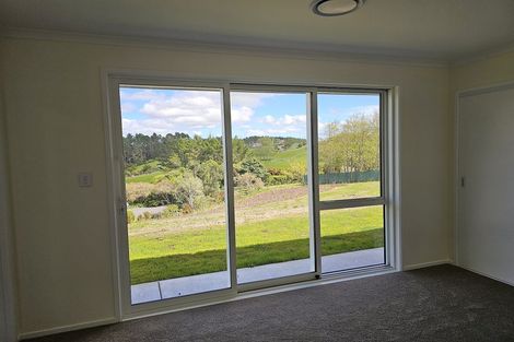 Photo of property in 409 Old North Road, Kumeu, 0892