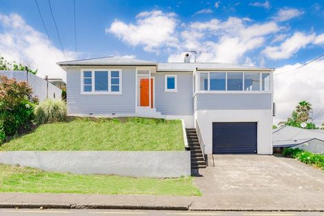 Photo of property in 12 Gray Avenue, Paraparaumu Beach, Paraparaumu, 5032