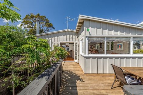 Photo of property in 91 Island Bay Road, Beach Haven, Auckland, 0626