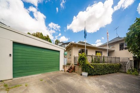 Photo of property in 36 Kiteroa Terrace, Rothesay Bay, Auckland, 0630