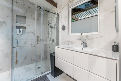 Photo of property in 894 West Coast Road, Waiatarua, Auckland, 0604