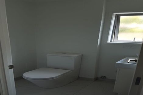 Photo of property in 2/86 Jutland Road, Hauraki, Auckland, 0622