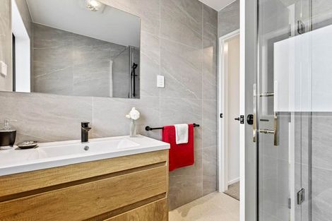 Photo of property in 67b Tiroroa Avenue, Te Atatu South, Auckland, 0610