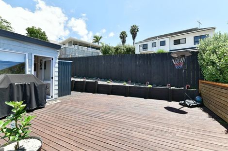 Photo of property in 2/4 Kenneth Hopper Place, Manly, Whangaparaoa, 0930