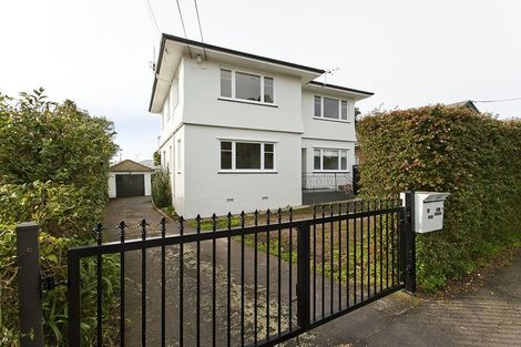 Photo of property in 77 Queen Street, Northcote Point, Auckland, 0627