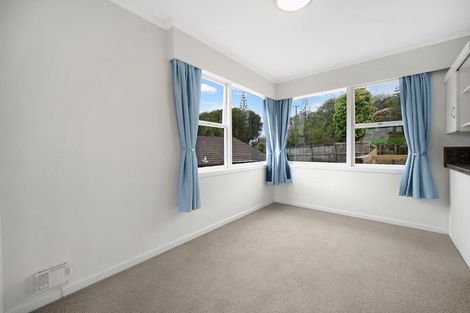 Photo of property in 392 Glenfield Road, Glenfield, Auckland, 0629