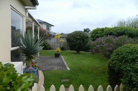 Photo of property in 41a Riverstone Road, Te Atatu Peninsula, Auckland, 0610