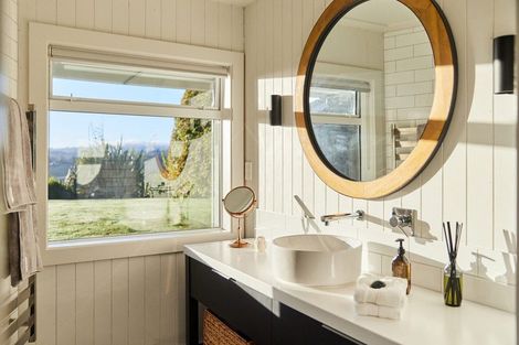 Photo of property in 28 Hanlow Place, Pyes Pa, Tauranga, 3112