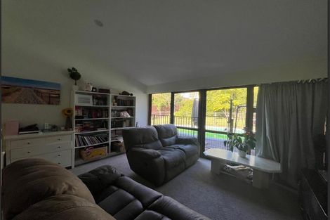 Photo of property in 24 Bond Crescent, Forrest Hill, Auckland, 0620