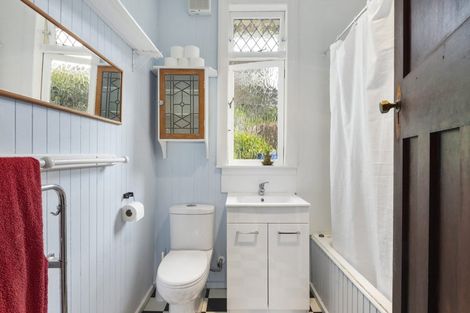 Photo of property in 4 Paisley Terrace, Karori, Wellington, 6012