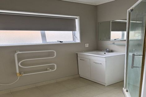 Photo of property in 16 Taupo Street, Green Bay, Auckland, 0604