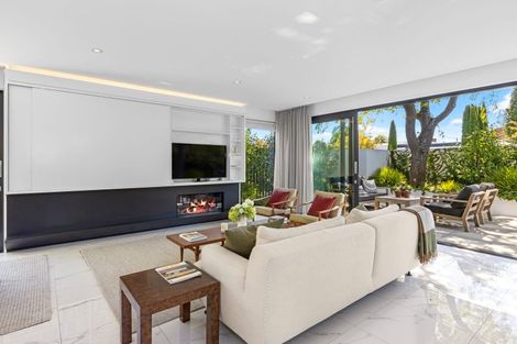 Photo of property in 74 Merivale Lane, Merivale, Christchurch, 8014