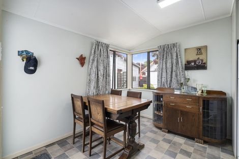 Photo of property in 37 Willowstream Grove, Cloverlea, Palmerston North, 4412