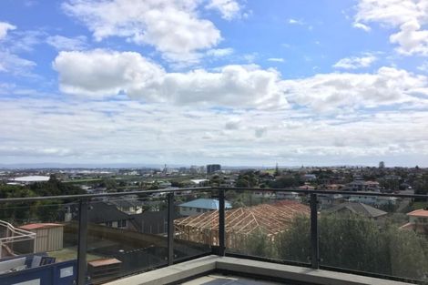 Photo of property in 3 The Enclave, Totara Heights, Auckland, 2105