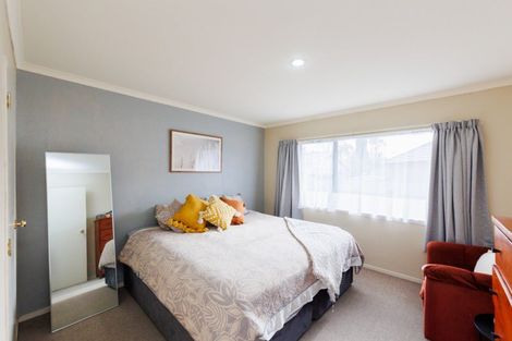 Photo of property in 1 Crewe Crescent, Hokowhitu, Palmerston North, 4410