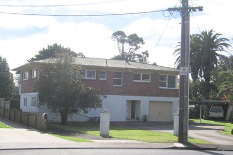 Photo of property in 11 Barberry Lane, Te Atatu Peninsula, Auckland, 0610