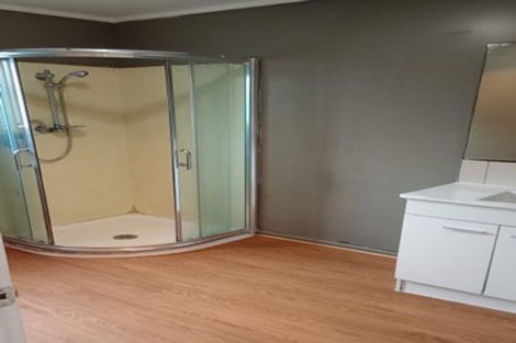 Photo of property in 12a Sabulite Road, Kelston, Auckland, 0602