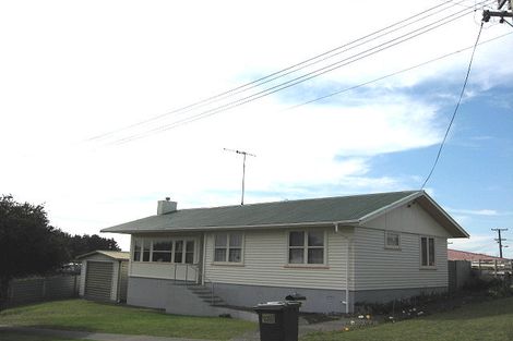 Photo of property in 4 Glenn Street, Castlecliff, Whanganui, 4501