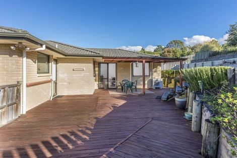 Photo of property in 80 Cabeleigh Drive, Helensville, 0800