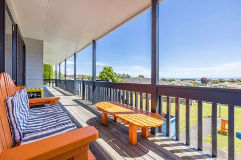 Photo of property in 32 Wai Iti Place, Clendon Park, Auckland, 2103