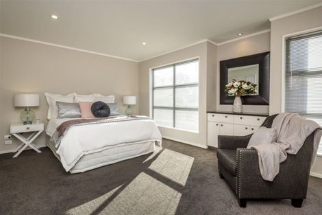 Photo of property in 142 Holly Road, St Albans, Christchurch, 8014