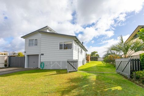 Photo of property in 102 Awarua Place, Whangamata, 3620