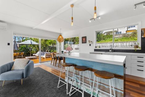 Photo of property in 1/26 Nor'east Drive, Northcross, Auckland, 0632