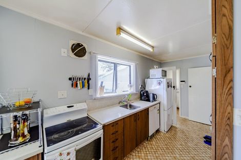 Photo of property in 18 Montgomery Street, Waipukurau, 4200