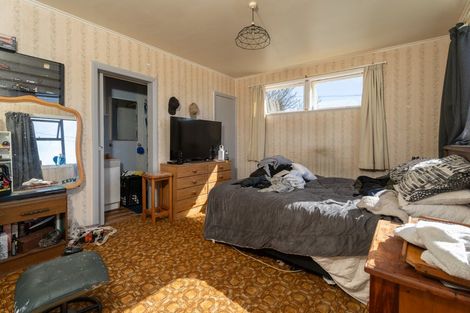 Photo of property in 19 Bayview Road, Paremata, Porirua, 5024