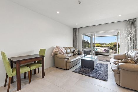 Photo of property in 8/72 Kitchener Road, Milford, Auckland, 0620