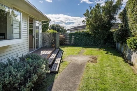 Photo of property in 2 Doon Grove, Papakowhai, Porirua, 5024