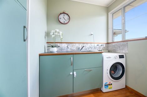 Photo of property in 35 Spence Road, Henderson, Auckland, 0612