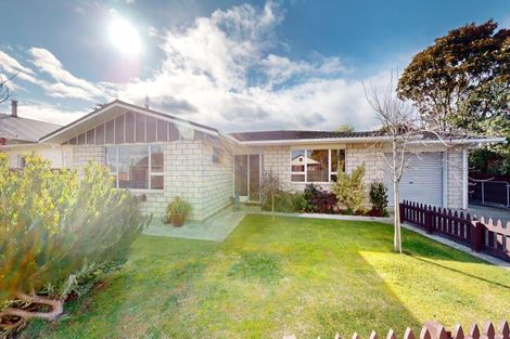Photo of property in 1 Saint Annes Street, Levin, 5510