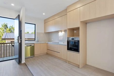 Photo of property in 24e Lincoln Park Avenue, Massey, Auckland, 0614