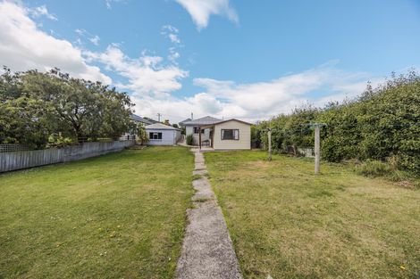 Photo of property in 12 Mersey Street, South Hill, Oamaru, 9400